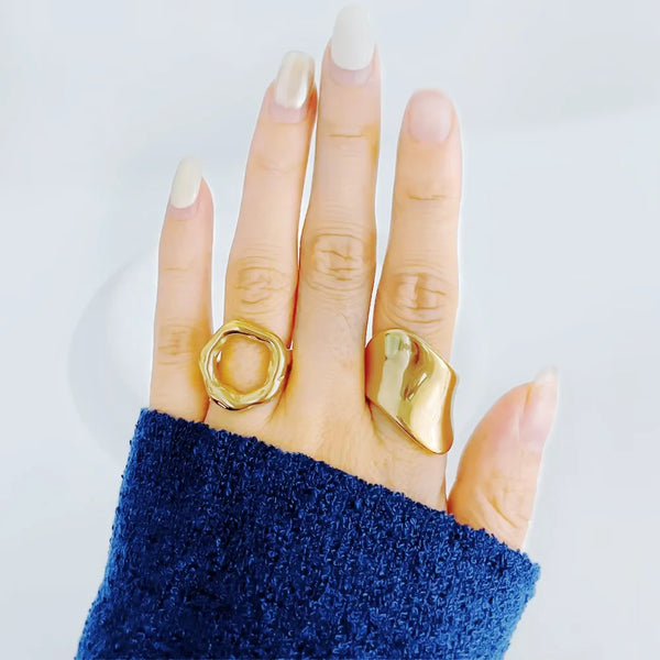 Minimalist Gold-Plated Stainless Steel Couple Ring – Elegant Everyday Jewelry Gift